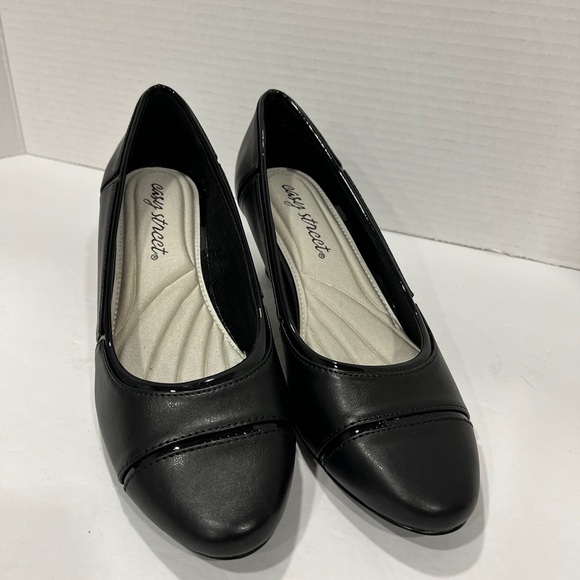 Easy Street‎ Womens Datia Pointed Toe Kitten Heel Pumps. Size 6.5 Color: Black - Picture 2 of 7